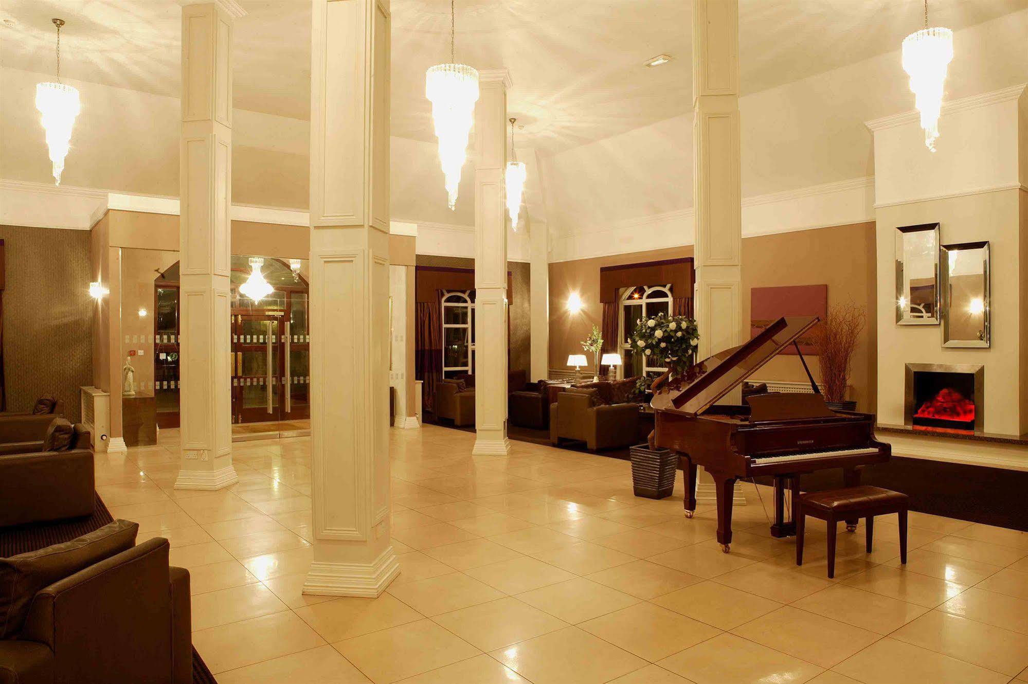 Killarney Oaks Hotel Интерьер фото